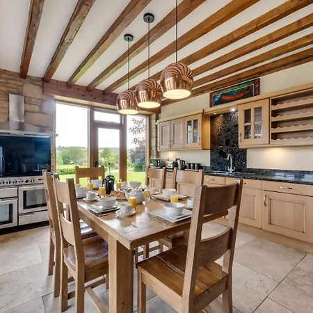 5 Bed In Richmond Oc-g0159 Gilling